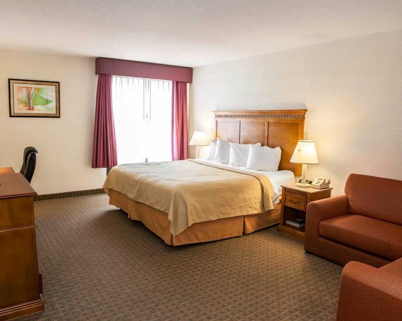 Quality Inn & Suites Shelbyville Esterno foto